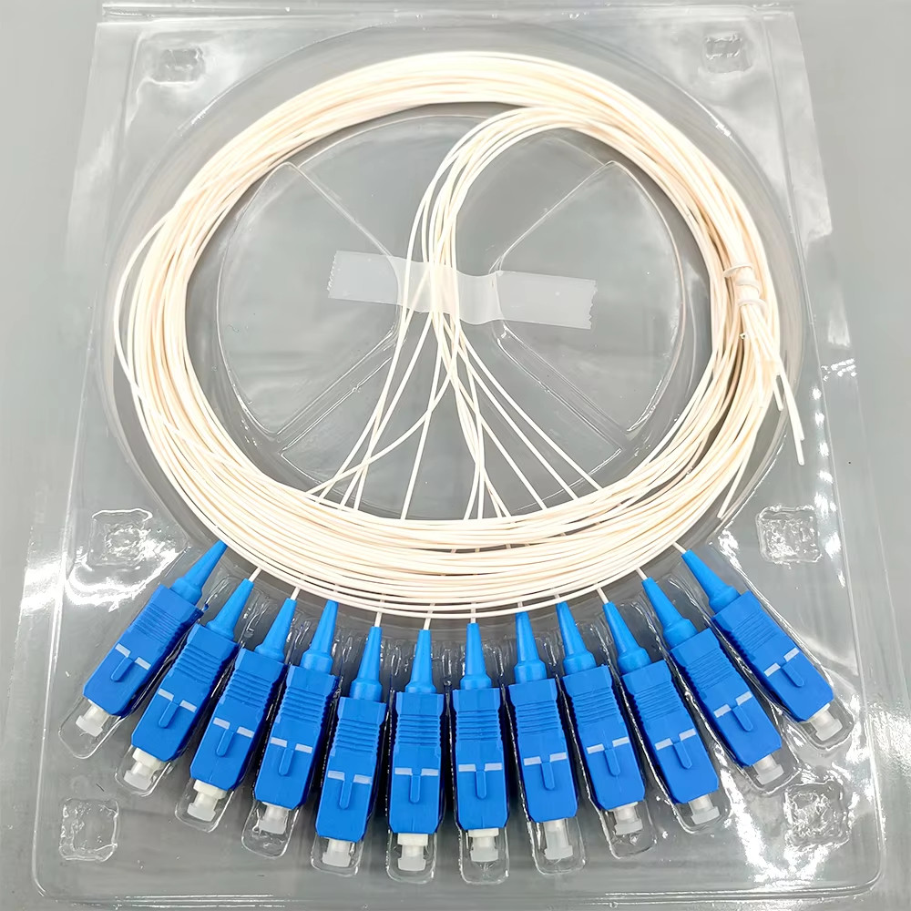 12 Cores SC UPC Fiber Optic Pigtail Single Mode 9/125μm Simplex 1.5m FTTH Indoor