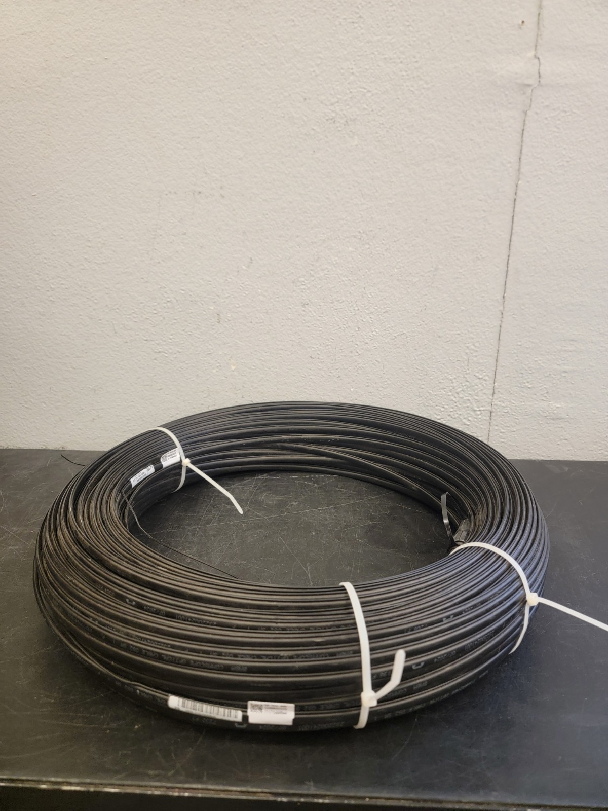 500FT COMMSCOPE FHD-HH1B-0500F REALFLEX FIBER OPTIC DROP CABLE HARDENED SC/APC