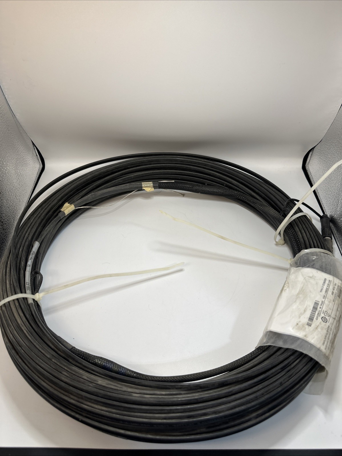 200ft CommScope FHD-XJ1A-0200F Fiber Drop Cable Assembly Dielectric Flat SC/APC
