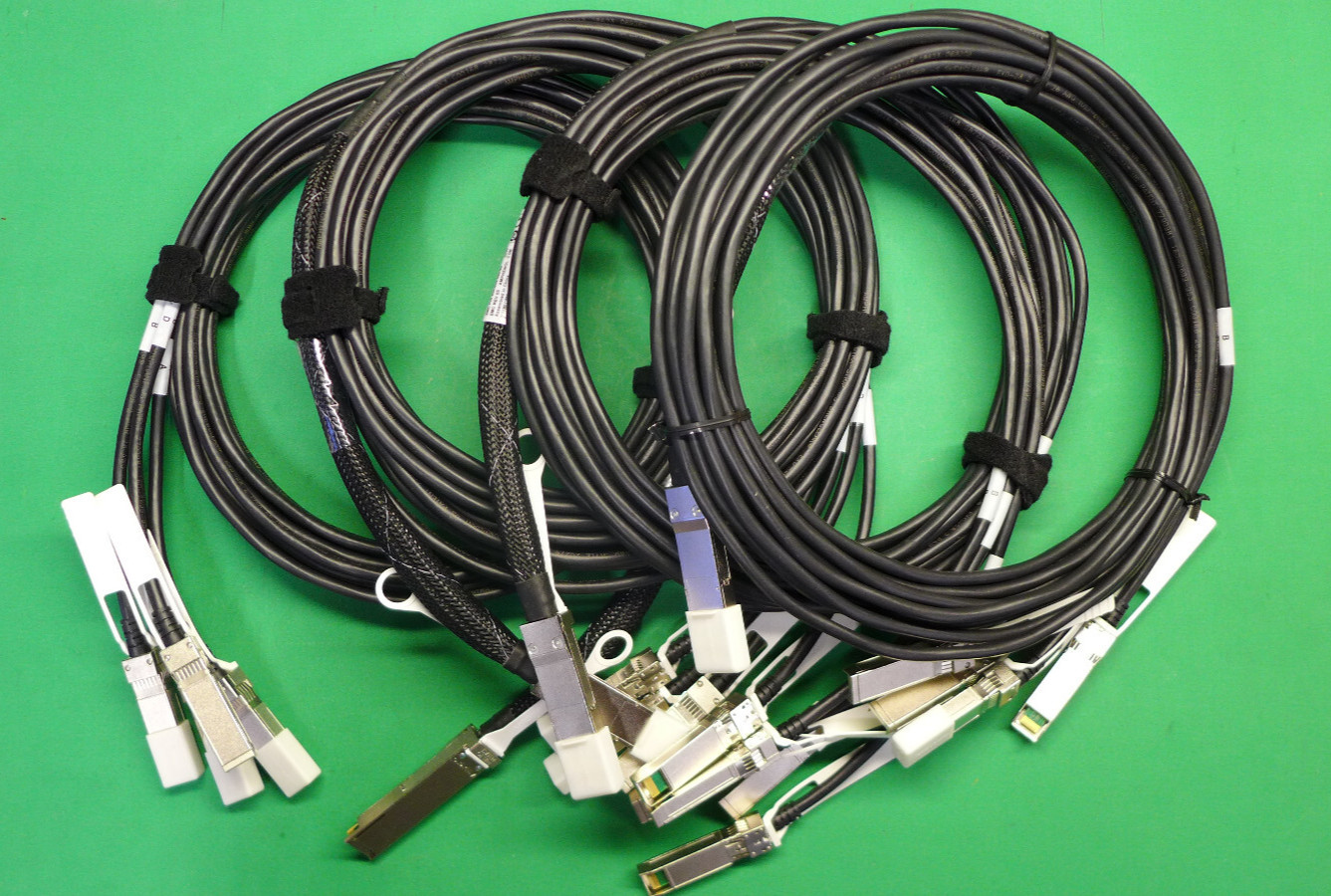 (Lot of 4)GENUINE Amphenol QSFP Passive Cable 038-004-950-00