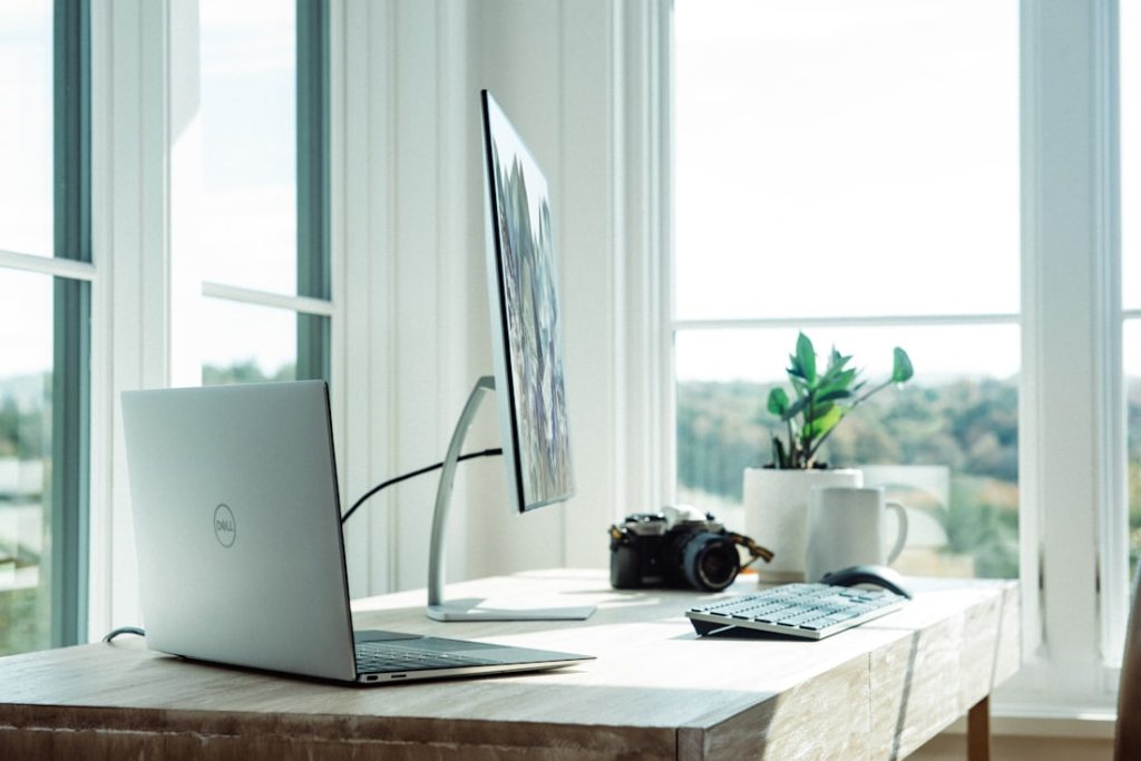 ▲ Remote workers and multi-device households benefit most from fiber internet's symmetrical upload and download speeds.